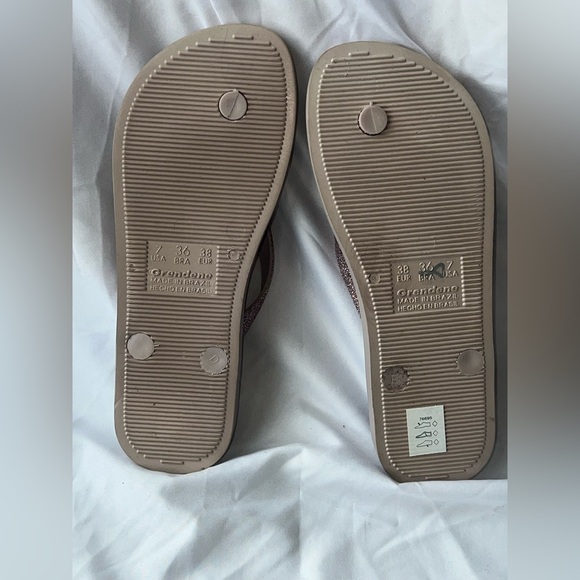 Ipanema Glitter Flip Flops - Picture 4 of 5